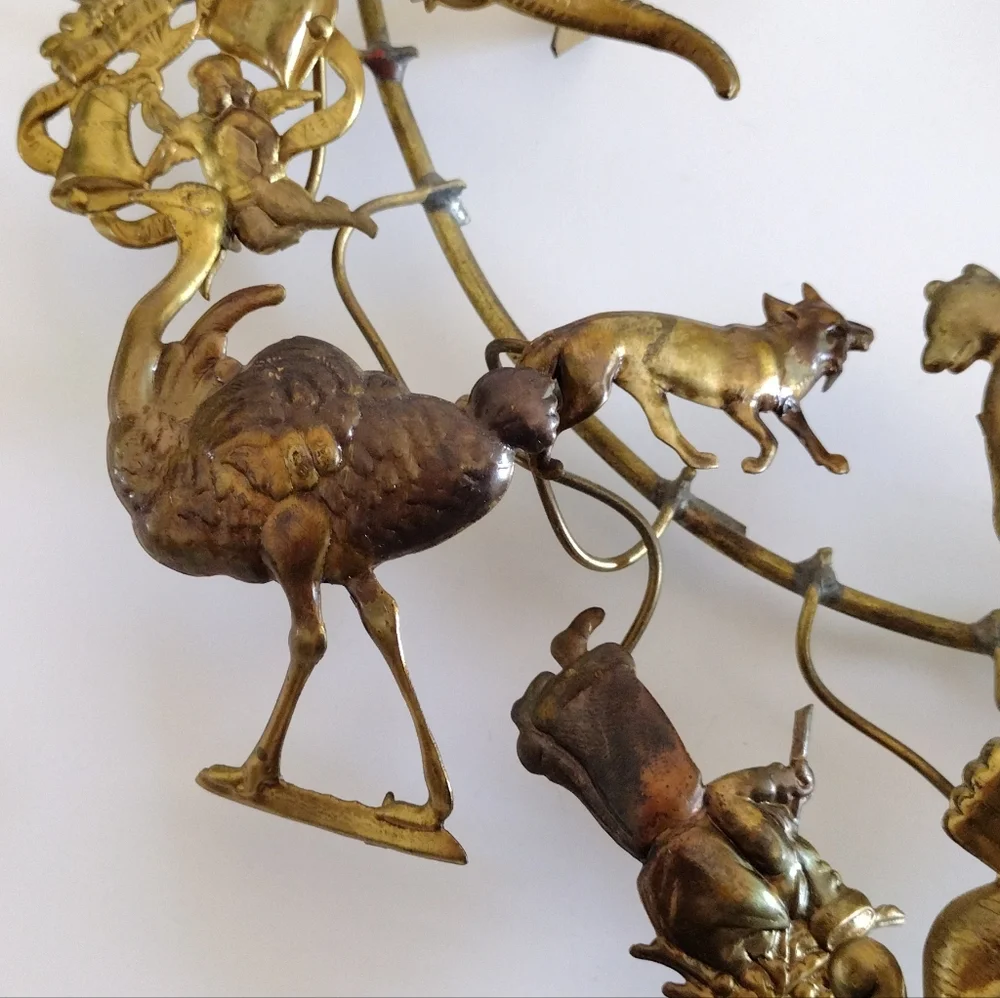 VTG All Holiday Season Brass Wreath - Picture 9 of 13